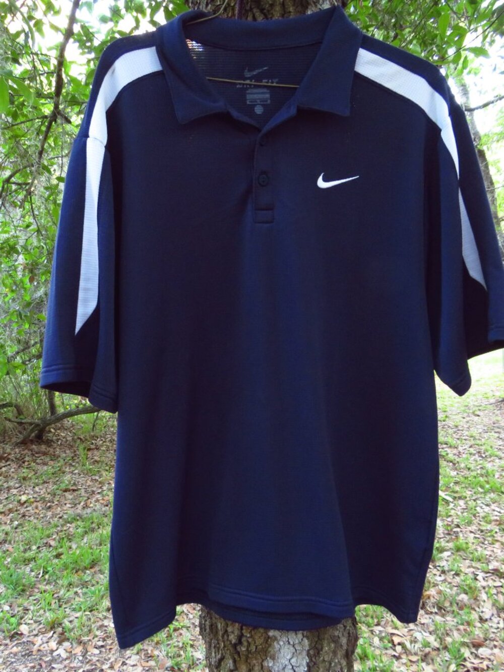 Mens Nike Dri Fit Mens collared Polo shirt Medium